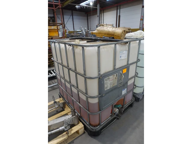 Ibc vat + inhoud - afbeelding 2 van  4