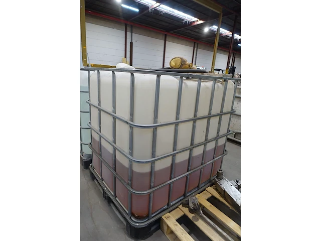 Ibc vat + inhoud - afbeelding 3 van  4