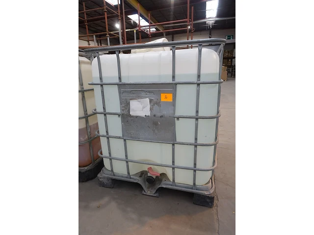 Ibc vat + inhoud - afbeelding 1 van  5