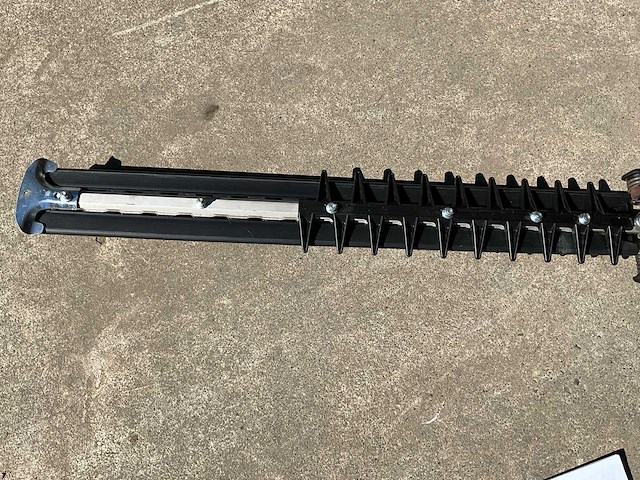 Ibea ts2460 haagschaar op benzine - afbeelding 4 van  6