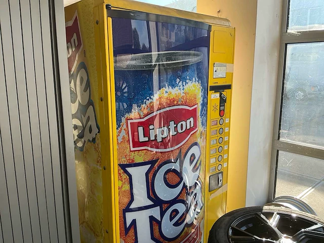 Ice tea verkoopautomaat - drankautomaat - afbeelding 3 van  3