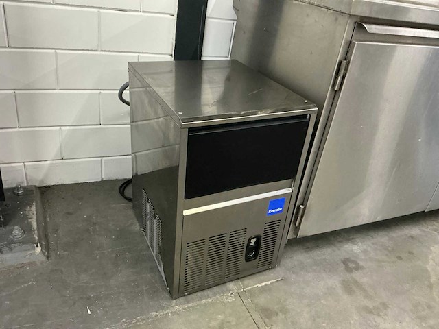 Icematic - ijsblokjesmachine - afbeelding 1 van  3
