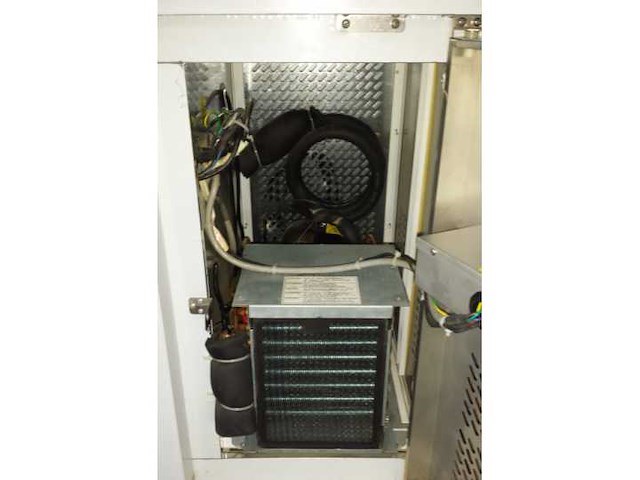 Iceshop - 3-deurs negatief gekoelde tafel, geventileerde 700mm - gekoelde tafel (3x) - afbeelding 2 van  2