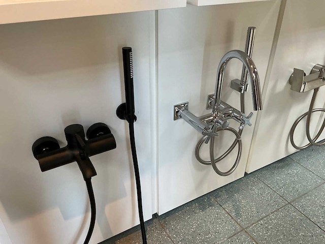 Ideal standard regendouchekoppen en badkranen (10x) - afbeelding 3 van  10