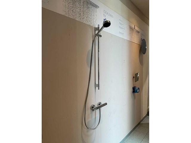 Ideal standard regendouchekoppen en badkranen (10x) - afbeelding 10 van  10