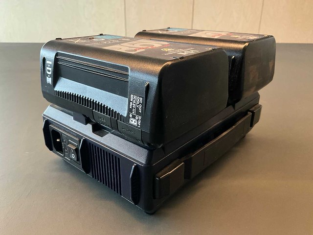 Idx li-ion v-mount battery accu's en laders (2x) - afbeelding 2 van  6