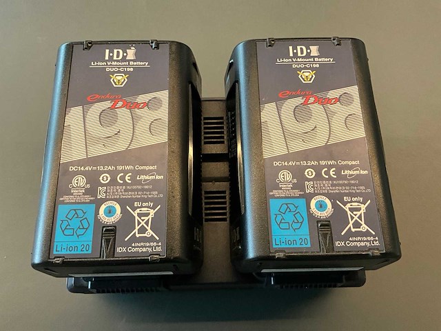 Idx li-ion v-mount battery accu's en laders (2x) - afbeelding 3 van  6