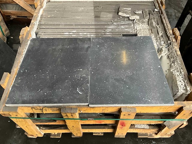 Ierse blauwsteen verzoet natuursteen tuintegel - afbeelding 1 van  4