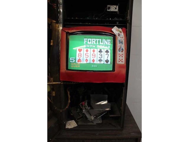 Igt - 1983 - draw poker - pokermachine - afbeelding 5 van  5