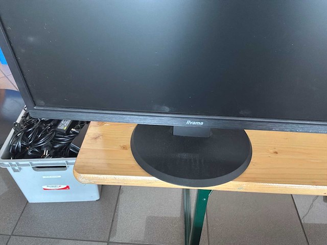 Iiyama en philips - 3x iiyama e2282hd / 5x iiyama e2283hs / 1x iiyama e2283h / 5x philips 220s4l / 2x philips 220s2 / 4x philips 220sw9 - set 4 van 20 monitoren - afbeelding 5 van  16