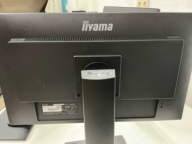 Ìiyama monitor met staander (10x) - afbeelding 11 van  14