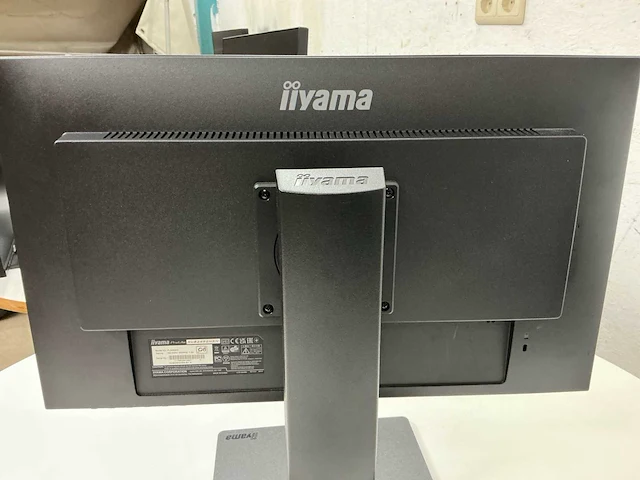 Ìiyama monitor met staander (6x) - afbeelding 6 van  10