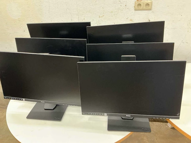 Ìiyama monitor met staander (6x) - afbeelding 1 van  10