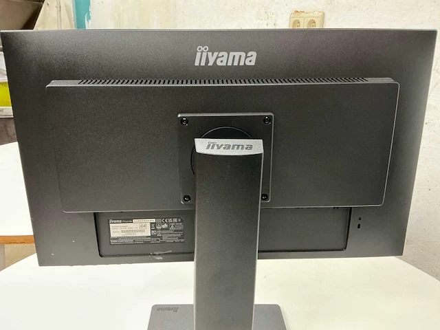 Ìiyama monitor met staander (6x) - afbeelding 8 van  10