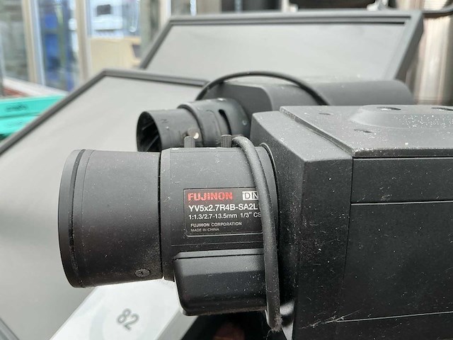 Iiyama videocamera bewaking met 2 monitoren - afbeelding 2 van  3