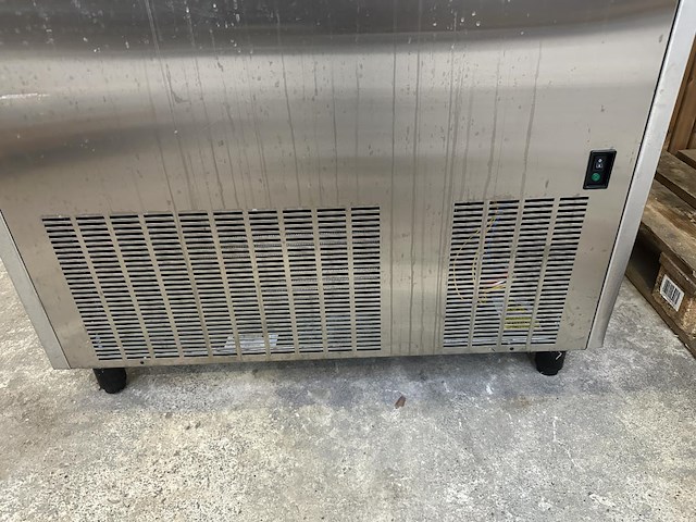 Ijsblokjesmachine ggm gastro - afbeelding 3 van  5