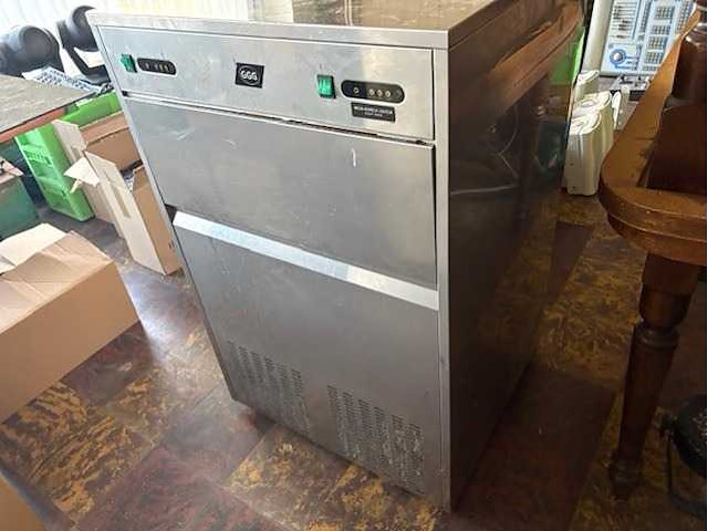 Ijsblokjesmachine - afbeelding 1 van  6