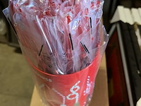 Ijsemmer coca-cola met rietjes - afbeelding 2 van  3