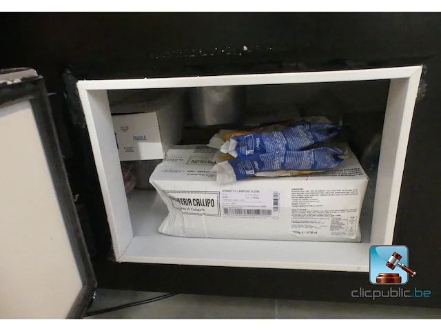 Ijskast met vitrine en inhoud - afbeelding 8 van  8