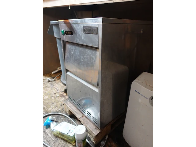 Ijsmachine ggmgastro - afbeelding 2 van  3