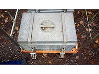 Ijzeren bak (2x) - afbeelding 1 van  6