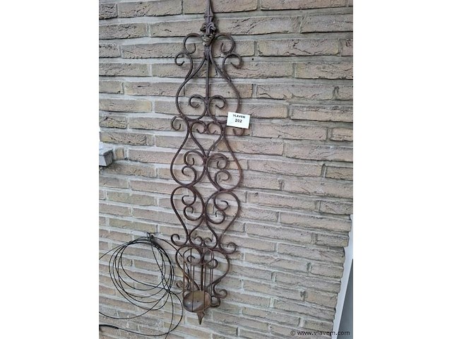 Ijzeren bloempothouder - afbeelding 1 van  1