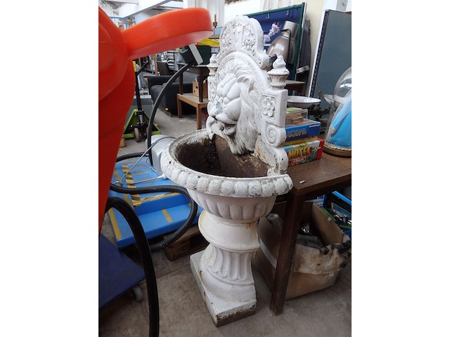 Ijzeren fontein h120cm - afbeelding 1 van  2