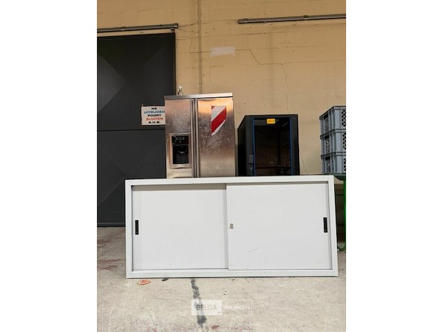 Ijzeren kast - afbeelding 2 van  2