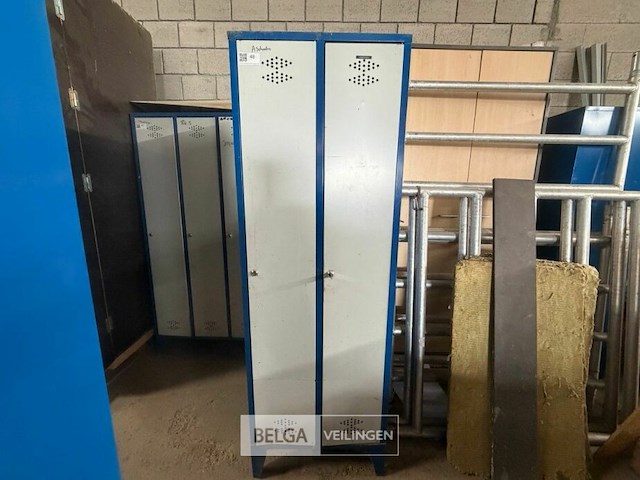 Ijzeren kast - afbeelding 1 van  1