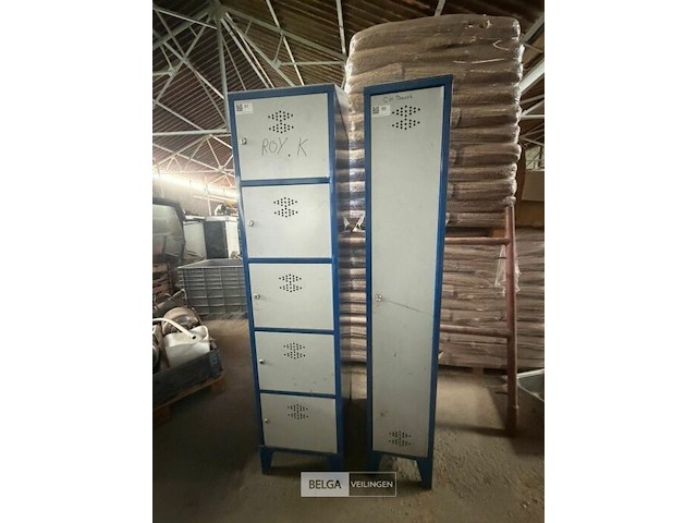 Ijzeren kast - afbeelding 1 van  1