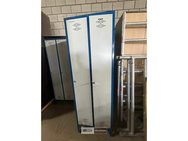 Ijzeren kast - afbeelding 1 van  1