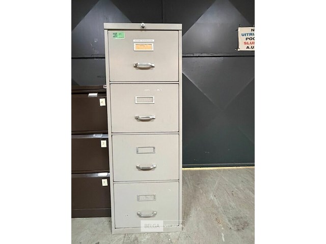 Ijzeren ladekast - afbeelding 1 van  1