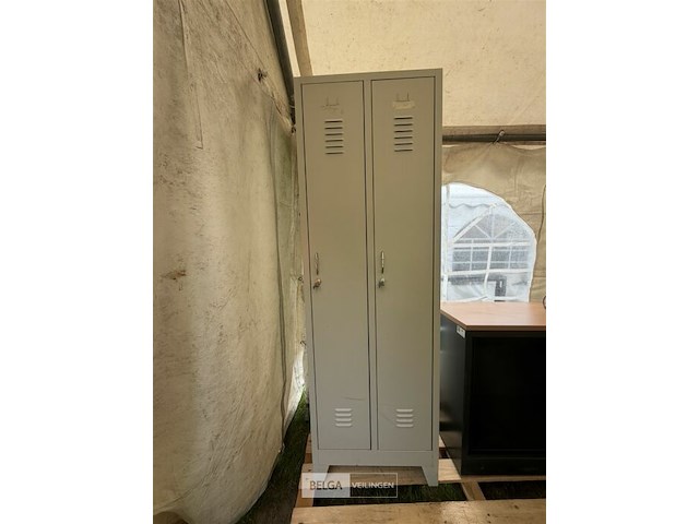 Ijzeren lockerkast - afbeelding 1 van  2