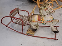 Ijzeren schommelpaard - afbeelding 2 van  2