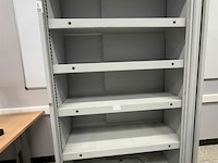 Ijzeren schuifdeurkast - afbeelding 2 van  3