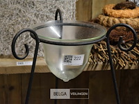 Ijzeren staander met glazen kom - afbeelding 2 van  3