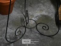 Ijzeren staander met glazen kom - afbeelding 3 van  3