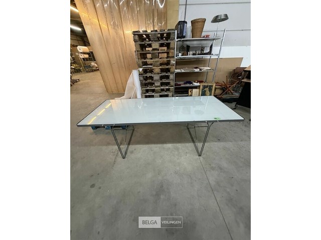 Ijzeren tafel - afbeelding 1 van  2
