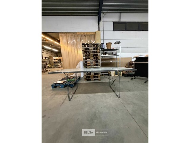 Ijzeren tafel - afbeelding 2 van  2
