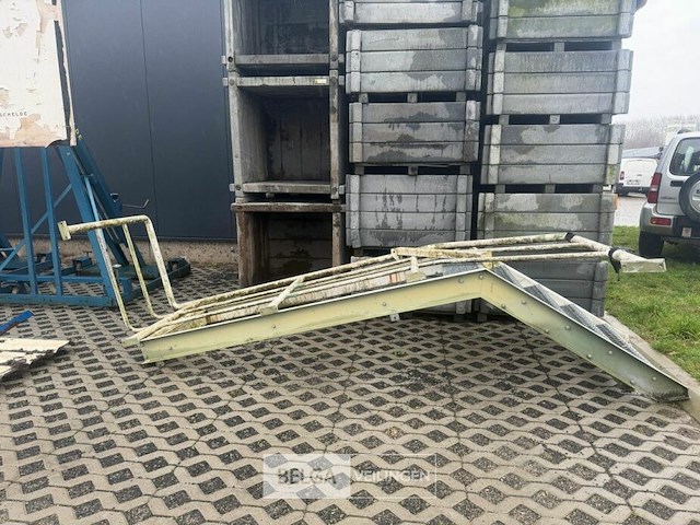 Ijzeren trap - afbeelding 2 van  2