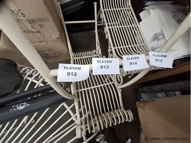 Ijzeren tuinbankje - afbeelding 1 van  3