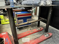 Ijzeren werkbank - afbeelding 1 van  2