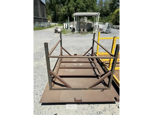 Ijzeren werktafel afm ± 210x180x87 - afbeelding 6 van  6