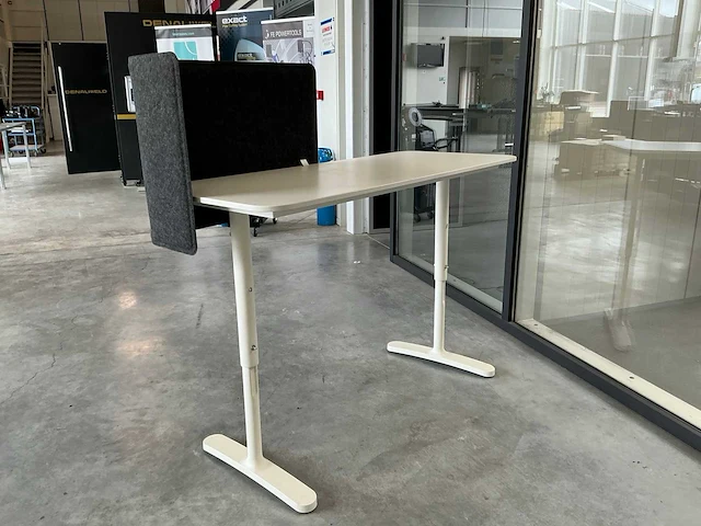 Ikea bekant bureautafel - afbeelding 3 van  3