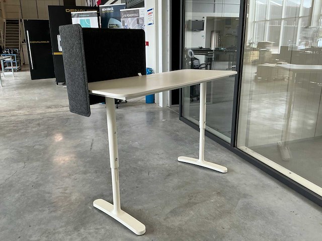 Ikea bekant bureautafel - afbeelding 3 van  3