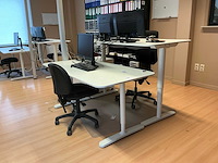Ikea bekant diverse bureaus (4x) - afbeelding 1 van  9