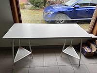 Ikea bureau - zo goed als nieuw - afbeelding 1 van  4