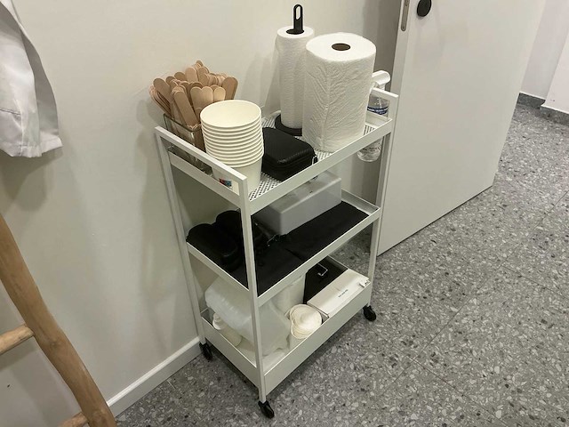Ikea storage rack schoonheidssalon (4x) - afbeelding 1 van  3