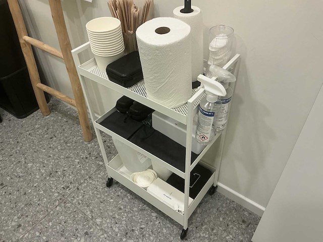 Ikea storage rack schoonheidssalon (4x) - afbeelding 2 van  3