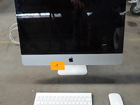 Imac met toetsenbord en muis